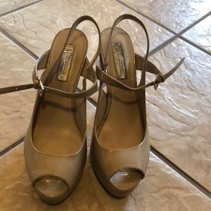 💫 cream colored platform shoes